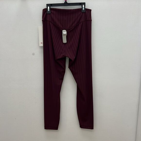 Lululemon legging - Picture 2 of 3